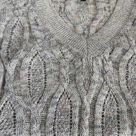 White House Black Market Lt. Neutral Multicolor Cable Knit V-Neck Sweater | WHBM - Picture 4 of 6